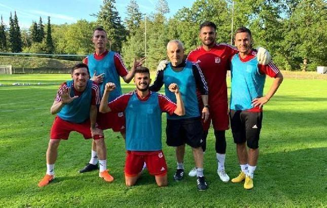 Demir Grup Sivasspor'un Hollanda kampı başladı