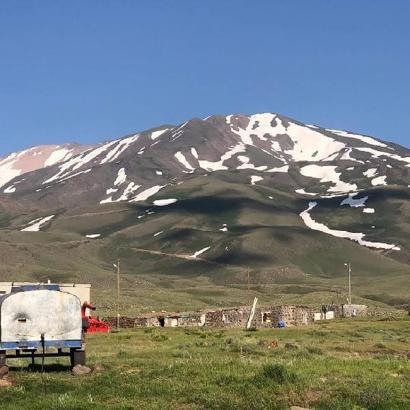 Ağrılı dağcılar Süphan Dağı'na tırmandı