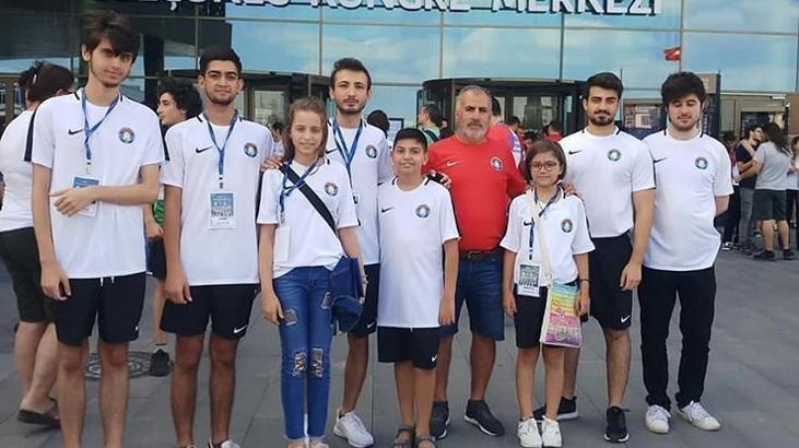 Çeşmeli satranç sporcuları başarıdan başarıya koşuyor