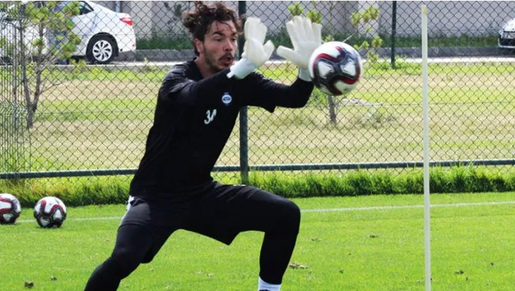 Altay'da kaleci Emre kaldı