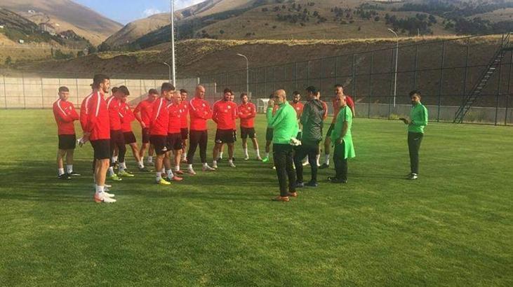 Karaköprü Belediyespor Erzurum'da kampa girdi
