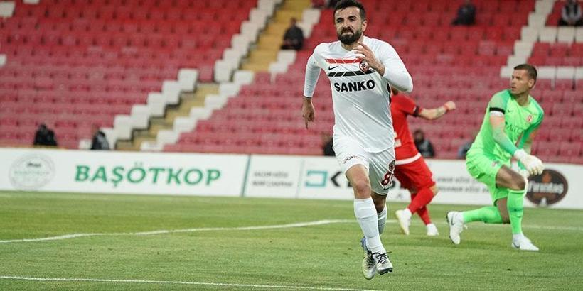 Akhisarspor Erhan Çelenk'le söz kesti