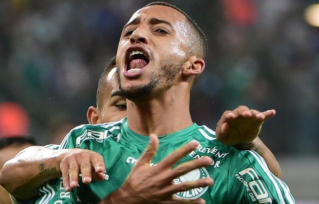Vitor Hugo gelmedi stoper transferi rafa kalktı