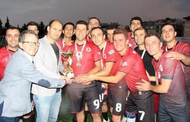 Burdur'da kurumlar arası futbol turnuvası yapıldı