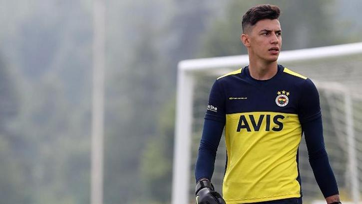 SON DAKİKA! Fenerbahçe Berke Özer'i Westerlo'ya kiraladığını açıkladı