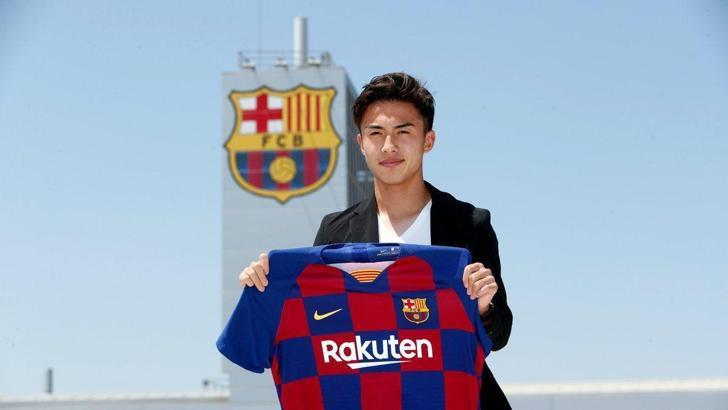 Barcelona, Hiroki Abe'yi transfer etti