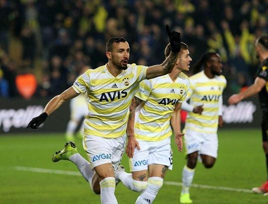 Galatasaray Mehmet Topal'ı beklemede tutuyor