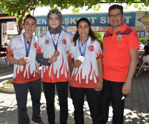 Kick boksta Türkiye birincisi oldular