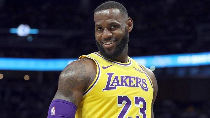 Lebron James'den örnek hareket