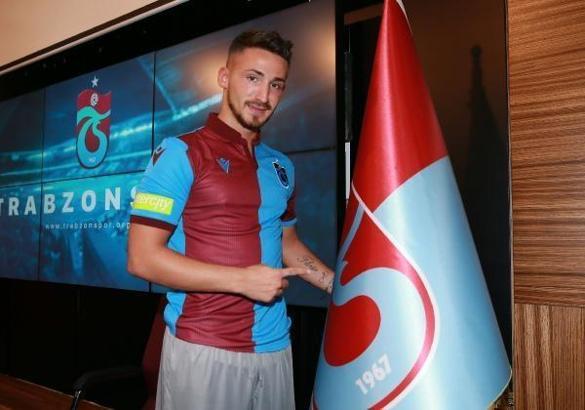 Trabzonspor'da Avdijaj ve Bilgin için imza töreni düzenlendi
