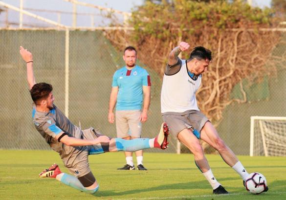 Trabzonspor, çift antrenmanla hazırlıklarını sürdürdü