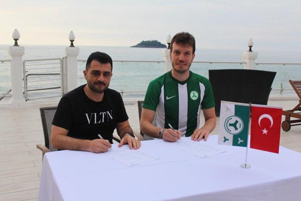 Deneyimli stoper Numan Çürüksu, Giresunspor'da