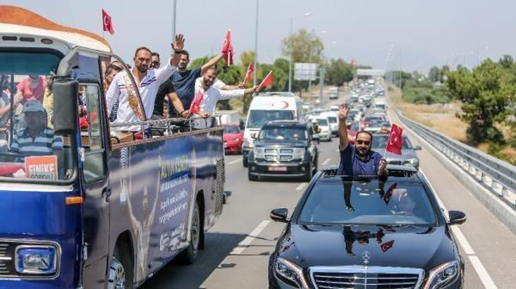 Kırkpınar Başpehlivanı Ali Gürbüz'e coşkulu karşılama