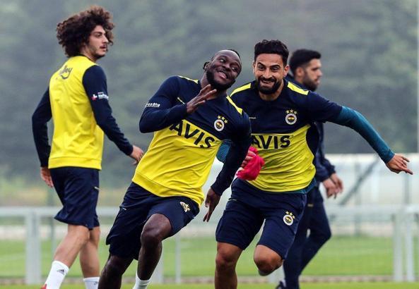 Fenerbahçe'de kampın neşesi Victor Moses