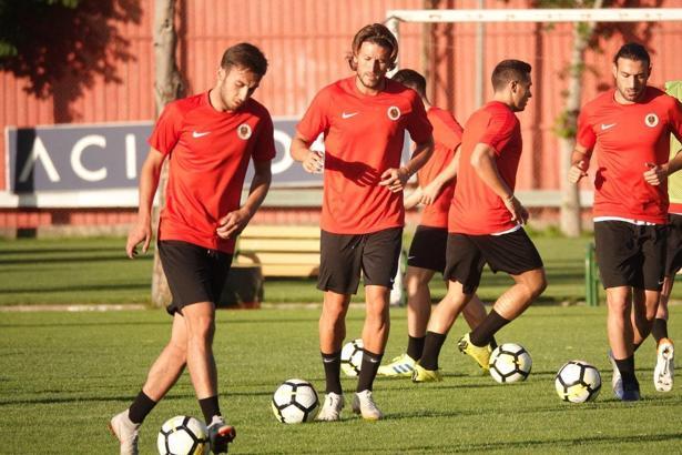 Gençlerbirliği ilk etabı tamamladı