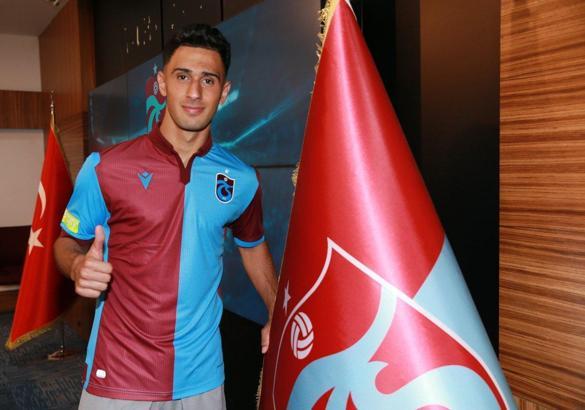 Muhammet Akpınar'dan Trabzonspor'a 3 yıllık imza