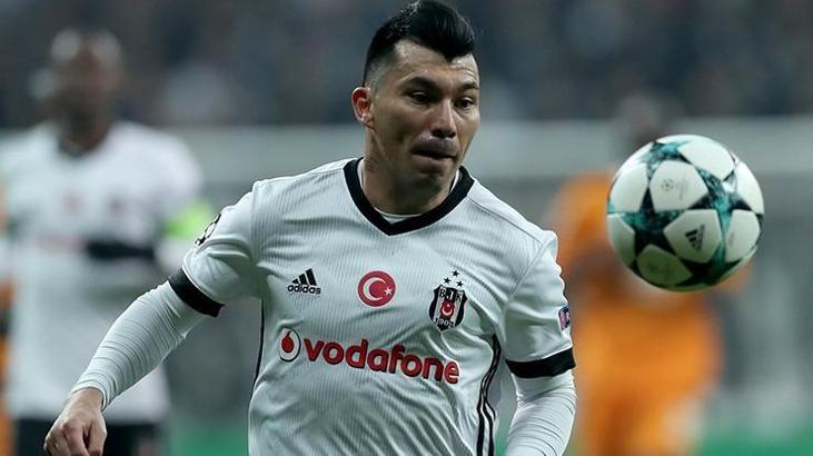 Fiorentina'dan Medel'e kanca