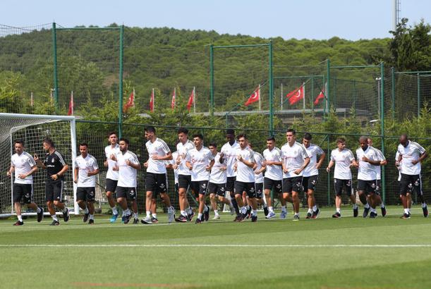 Beşiktaş günü çift antrenmanla tamamladı