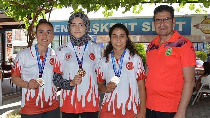 Korkuteli, Kick Boksta 3 Türkiye birincisi çıkardı