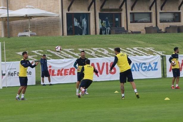 Fenerbahçe'de neşeli antrenman