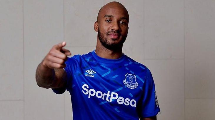 Everton, Fabian Delph'i transfer etti