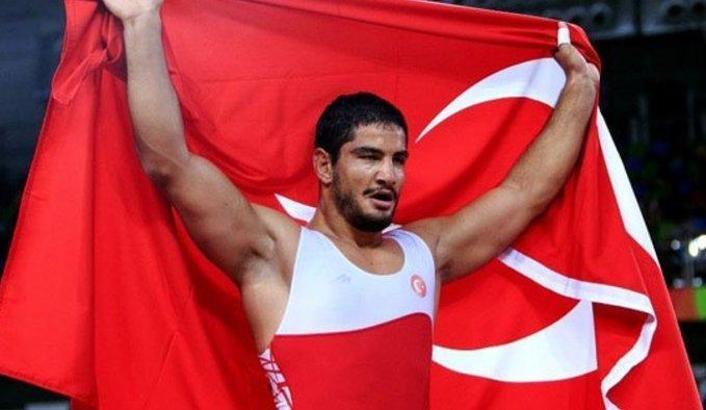 Taha Akgül'den altın madalya