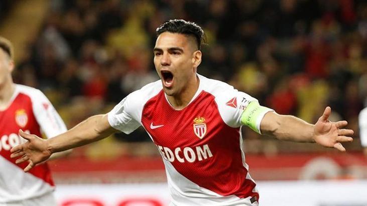 L'Equipe'ten müthiş iddia: Galatasaray'dan Falcao teklifi! Fenerbahçe de...