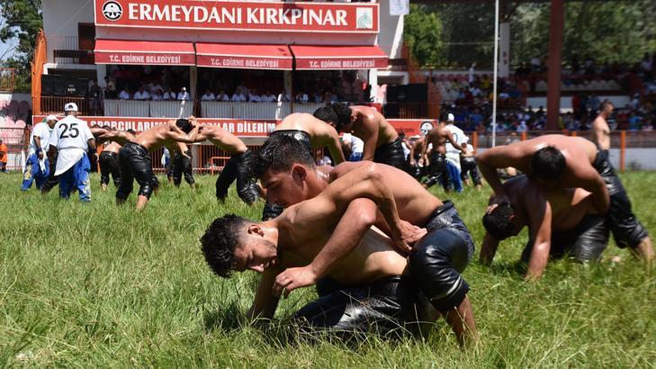Kırkpınar, minik pehlivanların çayıra çıkmasıyla başladı