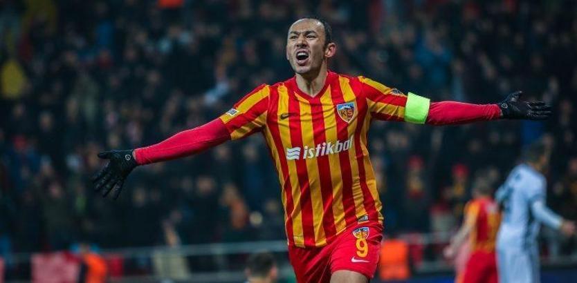 Umut Bulut bir yıl daha Kayserispor'da