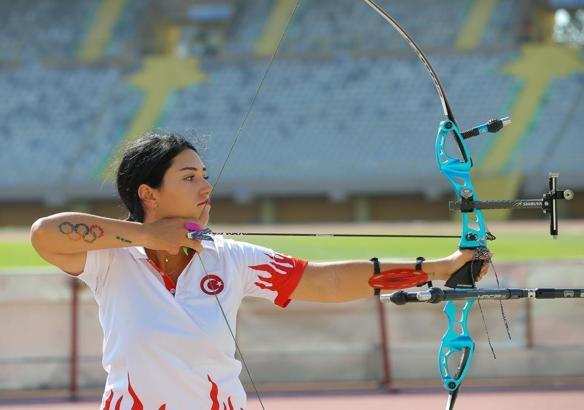 Milli okçu Yasemin Ecem, Göztepe'de