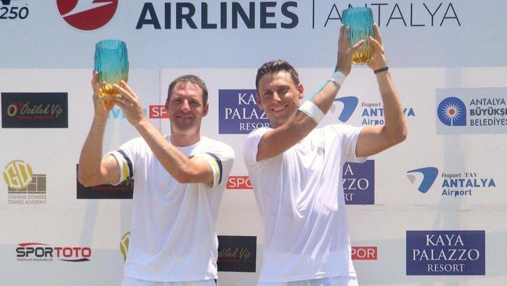 Turkish Airlines Antalya Open'da çiftler zaferi Jonathan Erlich/Artem Sitak'ın!