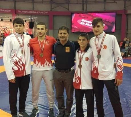 U15 Avrupa Serbest Güreş Şampiyonası'nda 4 madalya