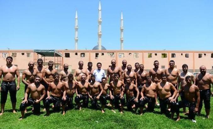 Güreşçiler Kırkpınar'a Kumluca'da hazırlanıyor