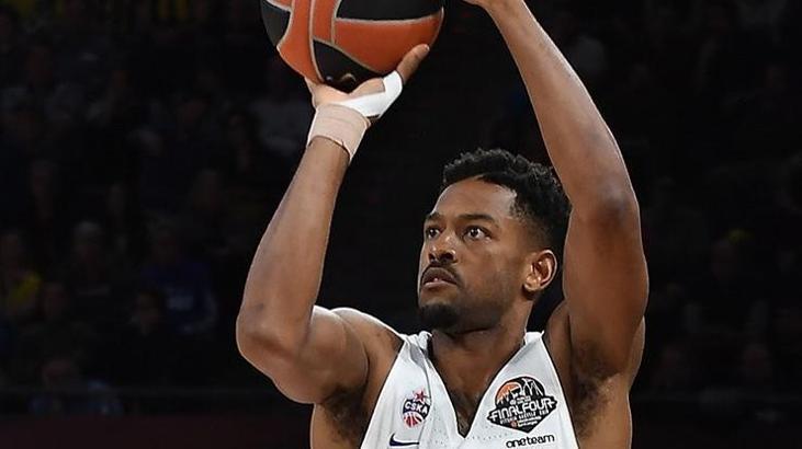 Barcelona, Cory Higgins'i transfer etti