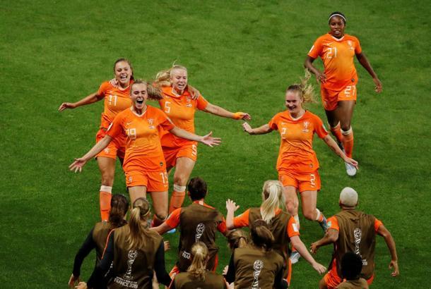 Hollanda, İtalya'nın rakibi oldu