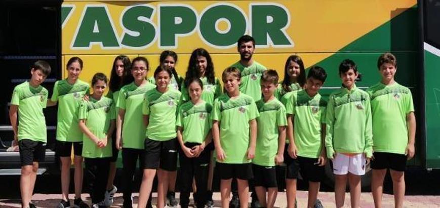 Alanyasporlu eskrimciler Sivas'ta