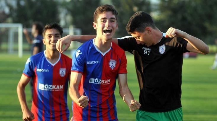 Altınordu 15 yaşındaki Burak İnce'yi profesyonel yaptı