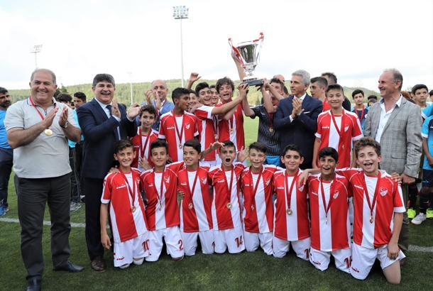U13 Futbol Altyapı Gelişim Projesi Turnuvası finali Riva'da yapıldı