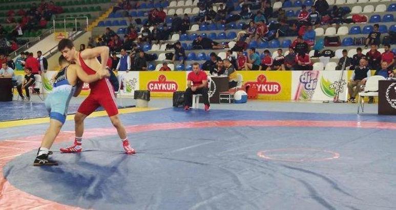 Avrupa Yıldızlar Güreş Şampiyonası'nda Müslim Barga finalde