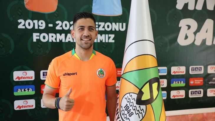 Aytemiz Alanyaspor, yeni transferi Anastasios Bakasetas ile sözleşme imzaladı