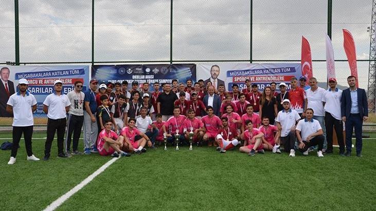 Beyzbol'da Şampiyon İzmir Oldu