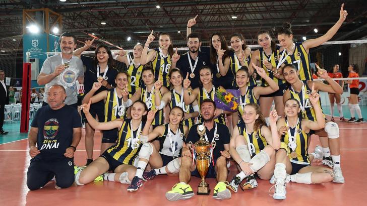 Yıldız Kızlar Türkiye Voleybol Şampiyonası'nda zafer Fenerbahçe'nin