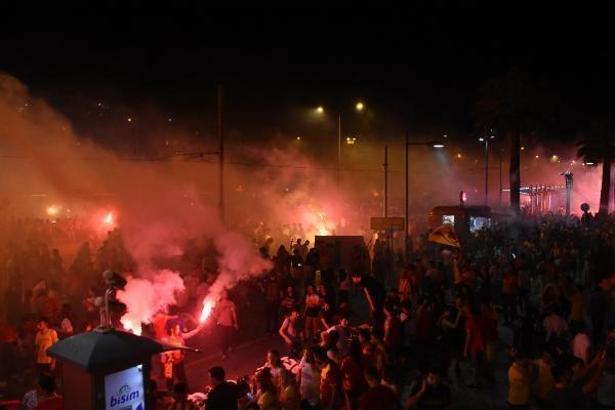 Göztepe'den coşkulu kutlama