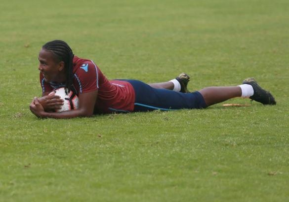 Rodallega elden kaçtı!