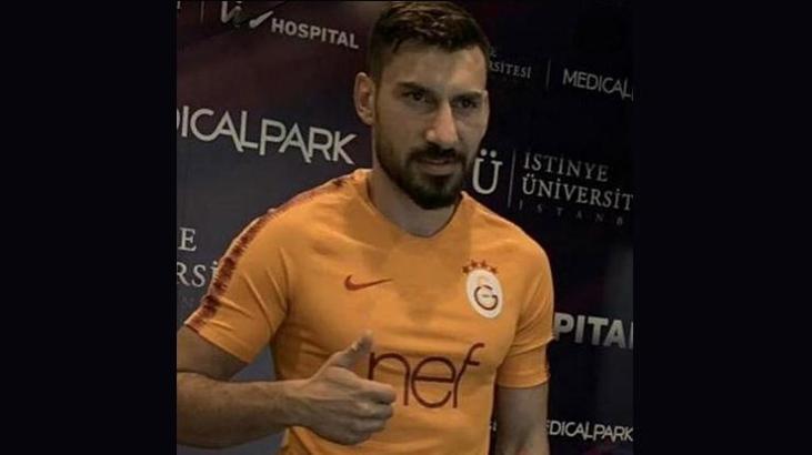 SON DAKİKA : Şener Özbayraklı Galatasaray formasını giydi