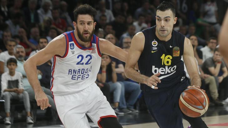 Babası vefat eden Kostas Sloukas, Selanik'e gitti
