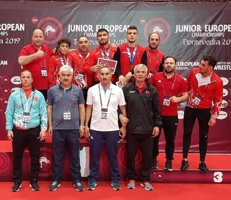Gençler Avrupa Güreş Şampiyonası'nda 3 madalya daha