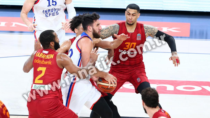 Anadolu Efes - Galatasaray Doğa Sigorta maç sonucu: 82-77