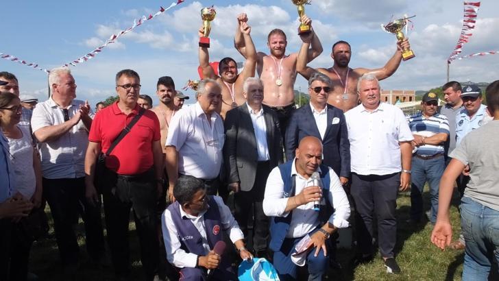 Kızıklı Yağlı Güreşleri'nde şampiyon İsmail Balaban oldu