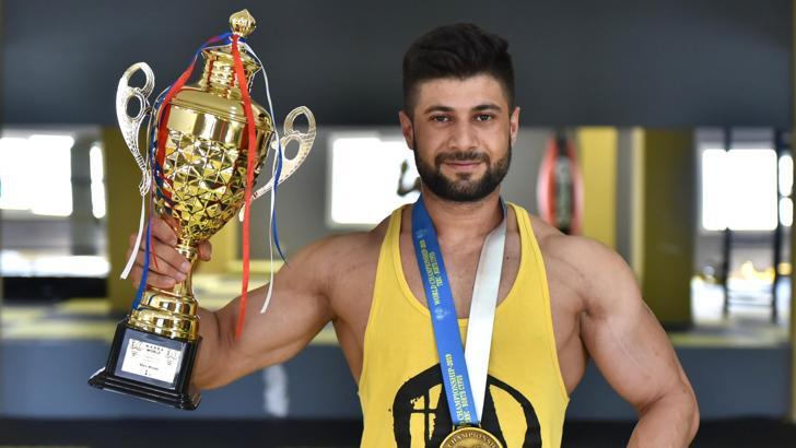 Mustafa Dombaycı, kilo almak için başladığı sporda dünya şampiyonu oldu